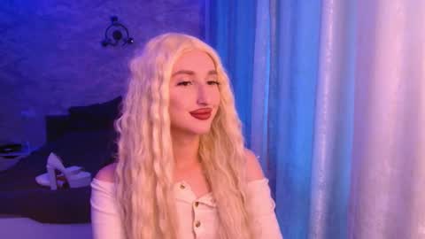 Snapshot of honey_sunset chatting on 10.12.25 honey_sunset online show from 10.12.25