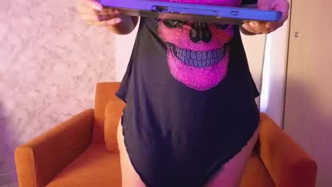 Honey-Sweett online show from 11.27.25