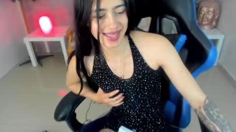 Snapshot of honey_torres_sub chatting on 10.14.25 HONEY  online show from 10.14.25