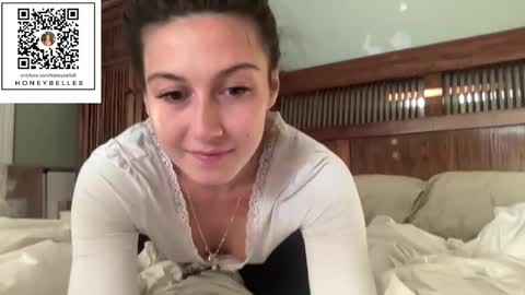 Snapshot of honeybelle8 chatting on 12.23.24 belle brunette online show from 12.23.24