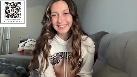 Snapshot of honeybelle8 chatting on 01.16.25 belle brunette online show from 01.16.25