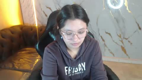 Snapshot of honeydoll_tf chatting on 06.19.26 honeydoll_tf online show from 06.19.26