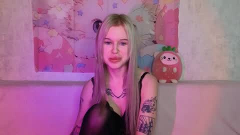 Snapshot of honeygold__ chatting on 12.03.25 Lisa online show from 12.03.25