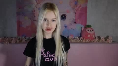 Snapshot of honeygold__ chatting on 02.17.26 Lisa online show from 02.17.26