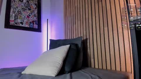 Snapshot of honeyhot69__ chatting on 09.23.25 Sofia independent model online show from 09.23.25