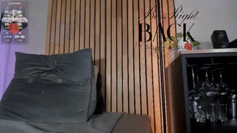 Snapshot of honeyhot69__ chatting on 10.15.25 Sofia independent model online show from 10.15.25