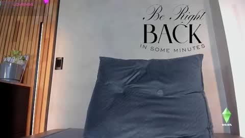 Sofia independent model online show from 11.04.25