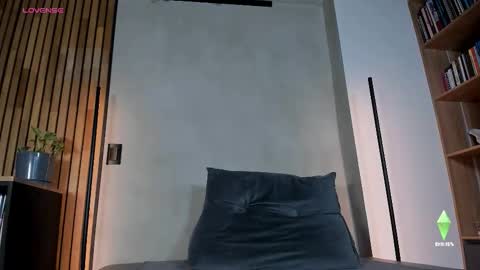 Sofia independent model online show from 11.10.25