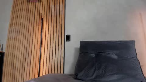 Sofia independent model online show from 11.22.25