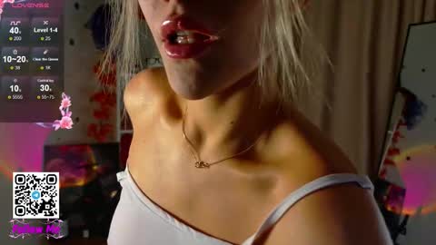 Snapshot of honeyjohansson_ chatting on 11.07.25 Alina online show from 11.07.25