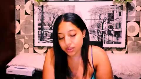 Snapshot of honeyrae01 chatting on 01.18.26 honeyrae01 online show from 01.18.26