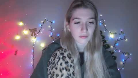 honeyveil online show from 12.23.25