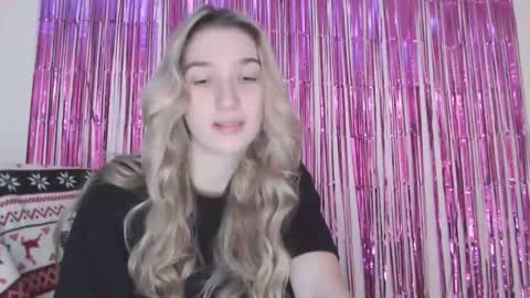 Snapshot of honeyveil chatting on 02.08.26 honeyveil online show from 02.08.26