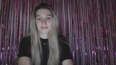 Snapshot of honeyveil chatting on 02.24.26 honeyveil online show from 02.24.26