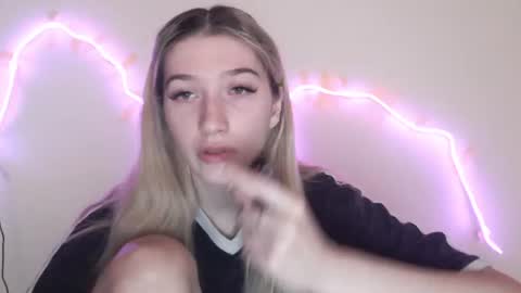 honeyveil online show from 07.07.26