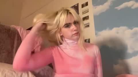 Emi Rose online show from 01.12.25