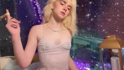 Emi Rose online show from 01.23.25