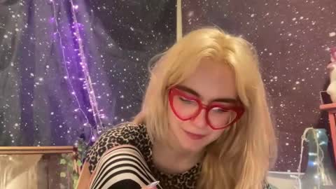 Emi Rose online show from 02.01.25