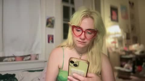 Emi Rose online show from 09.26.25