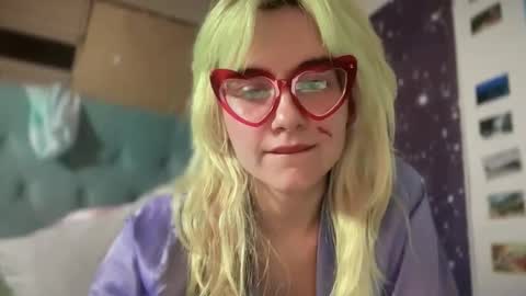 Emi Rose online show from 10.18.25