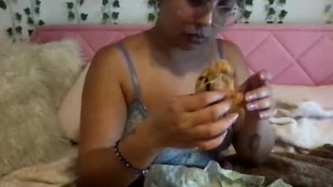 Snapshot of honeyy_89 chatting on 02.10.26 honeyyy89 online show from 02.10.26