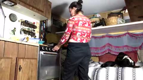 hoodoou online show from 12.23.25