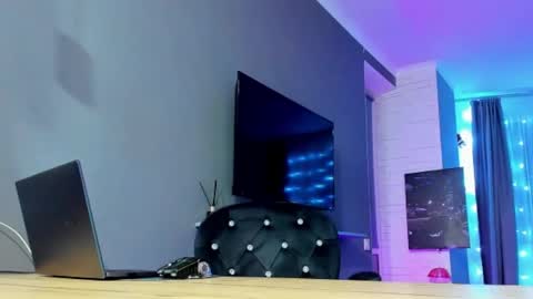 Snapshot of hooot_blonde777 chatting on 02.17.25 hooot_blonde777 online show from 02.17.25