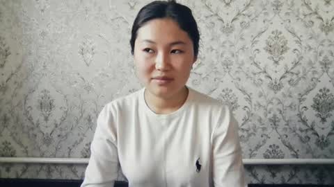 Snapshot of hopeherwehe chatting on 03.25.26 Hana Kim online show from 03.25.26