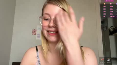 Snapshot of horney_audrey chatting on 12.11.24 Audrey online show from 12.11.24