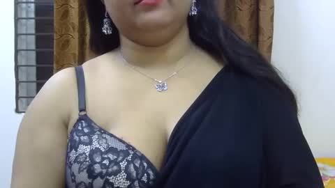 horneydesibabe online show from 12.31.24