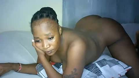 Snapshot of hornny4amani chatting on 03.08.25 AMANI online show from 03.08.25