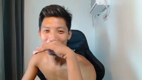 Snapshot of horny_asianmoreno chatting on 09.24.25 ROGER online show from 09.24.25