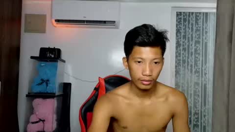 Snapshot of horny_asianmoreno chatting on 10.29.25 ROGER online show from 10.29.25