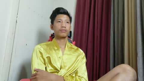 Snapshot of horny_asianmoreno chatting on 11.08.25 ROGER online show from 11.08.25