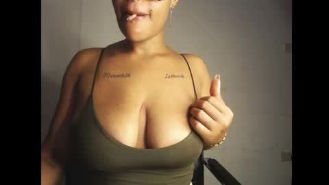 horny_ebonygirl_ online show from 04.15.26