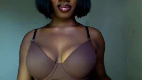 Snapshot of horny_goddess_delilah chatting on 05.28.26 delilah online show from 05.28.26