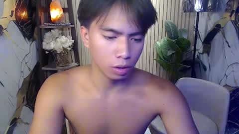 Snapshot of horny_jamesxx chatting on 04.21.26 cum boy james online show from 04.21.26