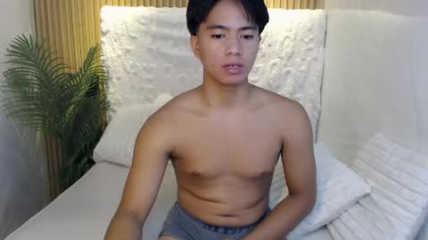 Snapshot of horny_jamesxx chatting on 04.30.26 cum boy james online show from 04.30.26