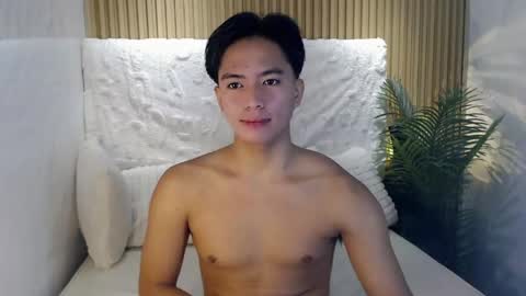Snapshot of horny_jamesxx chatting on 05.20.26 cum boy james online show from 05.20.26