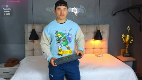 horny_nick18 online show from 01.17.26