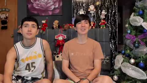 Snapshot of horny_twinks_guys chatting on 12.07.24 Alex and Camilo online show from 12.07.24