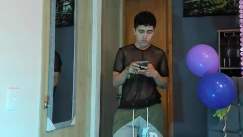 Snapshot of horny_twinks_guys chatting on 02.24.25 Alex and Camilo online show from 02.24.25