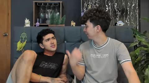 Snapshot of horny_twinks_guys chatting on 03.03.25 Alex and Camilo online show from 03.03.25