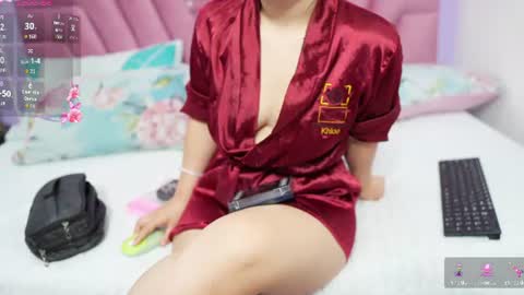 Snapshot of hornybarelylegalgirl chatting on 07.11.26 Khloe online show from 07.11.26