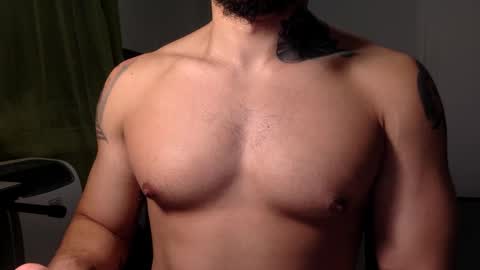 Snapshot of hornybbcxx chatting on 12.15.24 hornybbcxx online show from 12.15.24