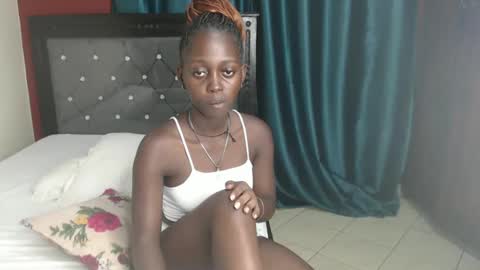 Snapshot of hornybella4 chatting on 12.29.24 Bella online show from 12.29.24