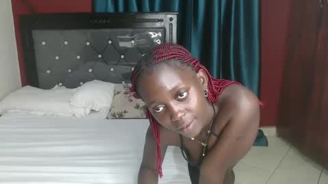 Snapshot of hornybella4 chatting on 02.10.25 Bella online show from 02.10.25