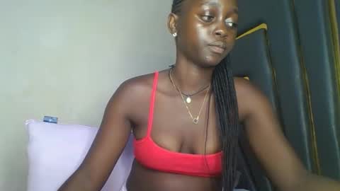 Snapshot of hornybella5 chatting on 12.02.25 Bella online show from 12.02.25