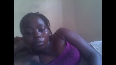 Snapshot of hornygal001 chatting on 12.07.24 hornygal001 online show from 12.07.24