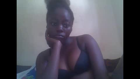 Snapshot of hornygal001 chatting on 12.17.24 hornygal001 online show from 12.17.24